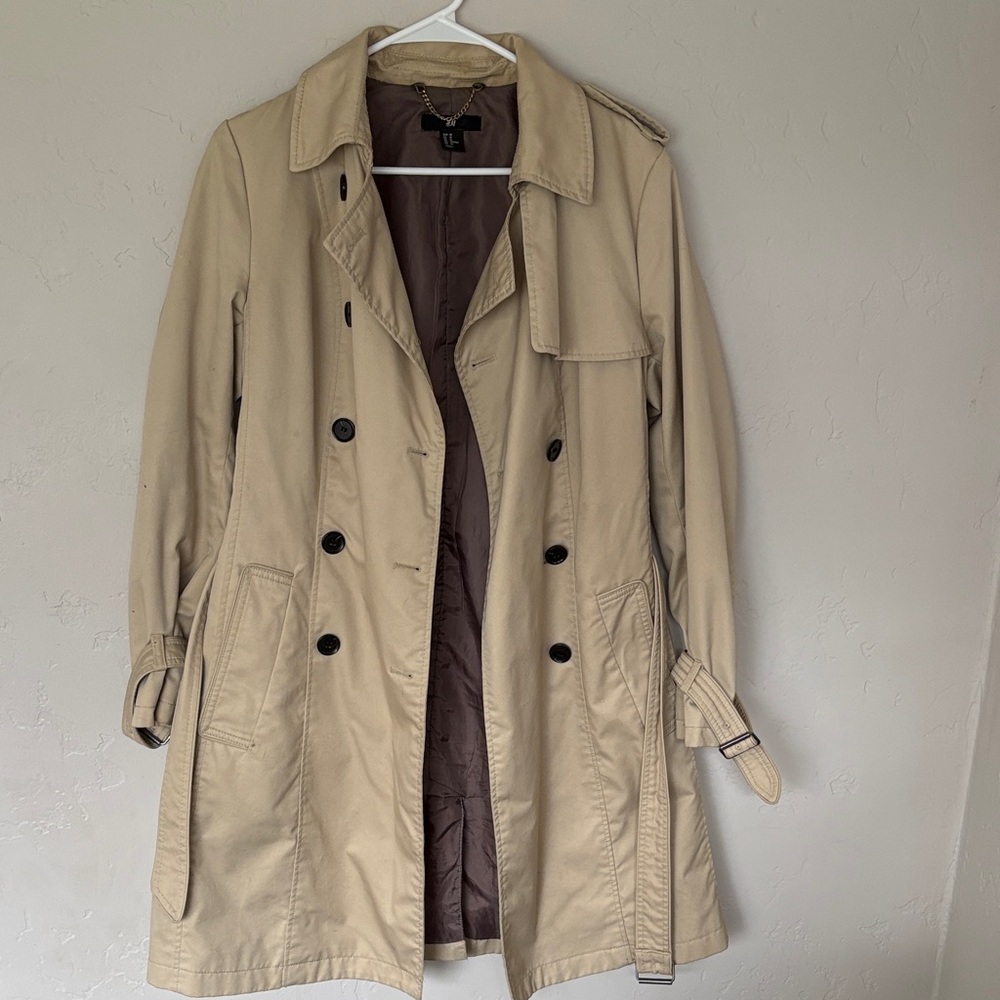 Vintage H&M Women's Classic Tan Trench Coat Belt and Belted Cuffs, Fully Lined